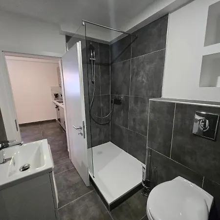 - Cote Cour - Wifi Climatisation Parking Appartement *
